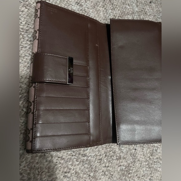 Authentic Gucci pre loved long wallet - Picture 1 of 5